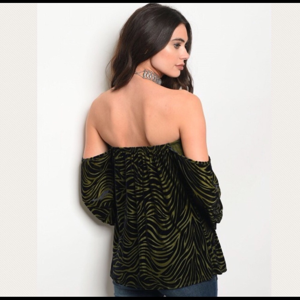 Off the shoulder animal zebra print top shirt - Picture 3 of 3